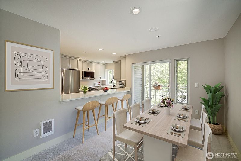 4th image of 215 20th Avenue E #307