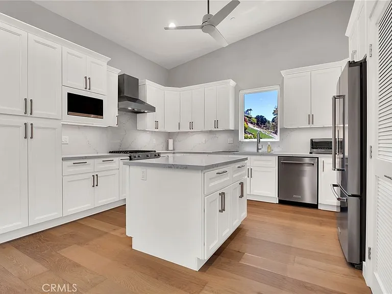 15 Lantana Pl #A — Photo 12