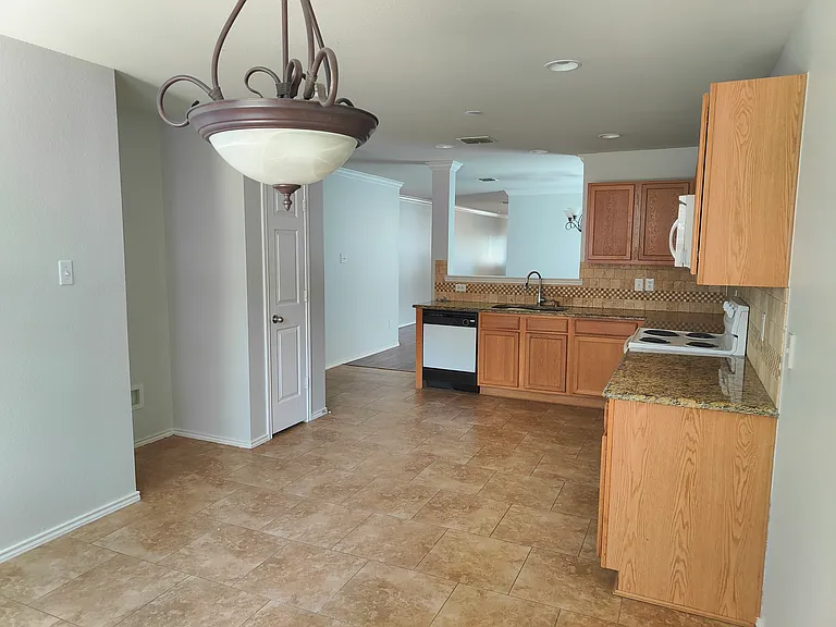 13179 Michelle Dr — Photo 12