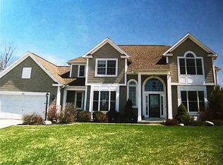 25 Grovewood Ln, Rochester, NY 14624