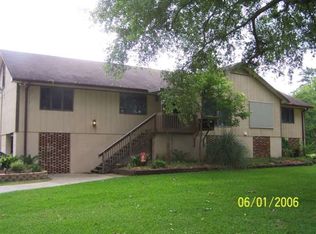 2711 Robinson Point Dr, Albany, GA 31701