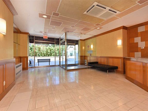 2nd image of 11624 Grosvenor Ln APT 3D