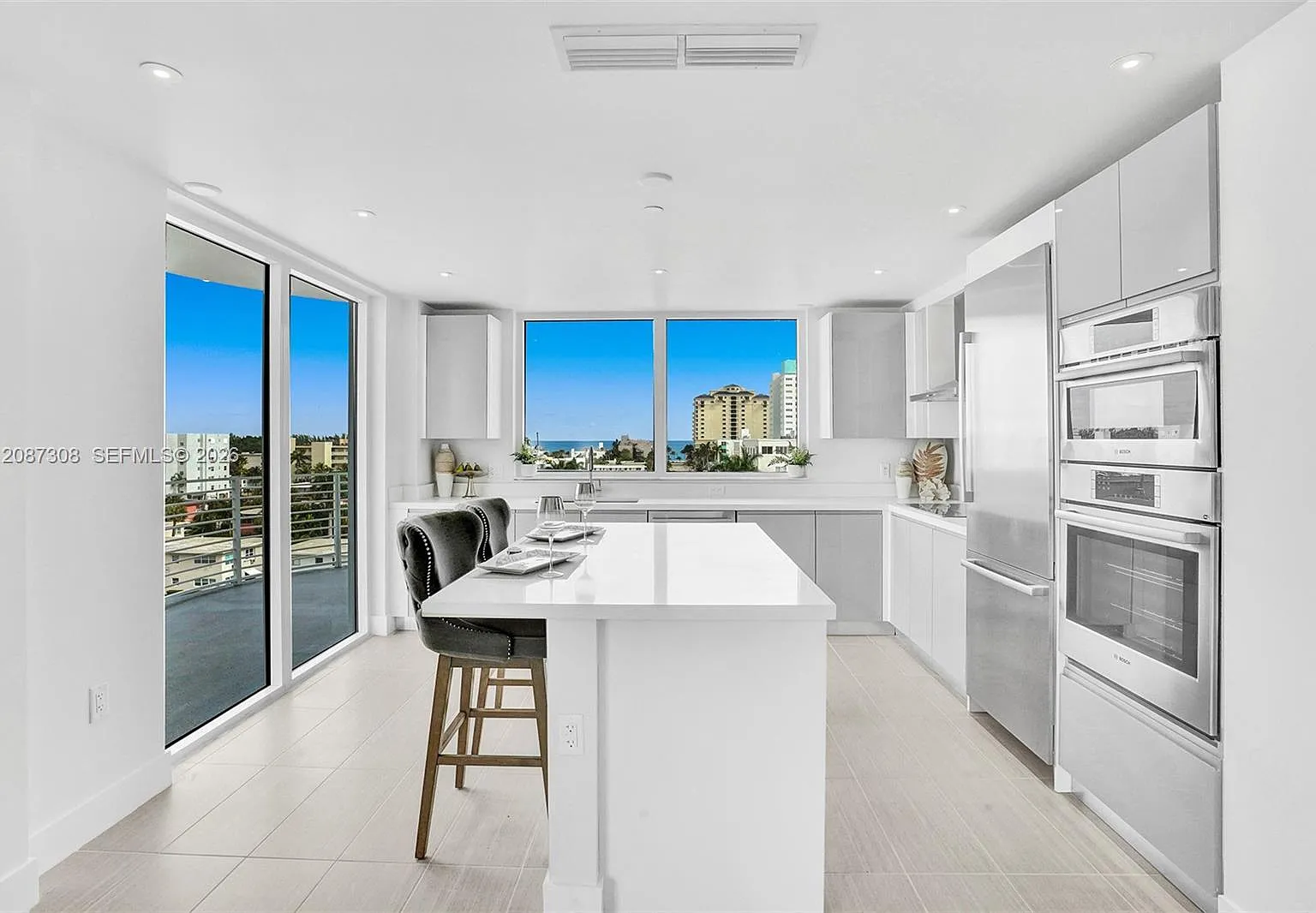 612 Bayshore Dr — Photo 3
