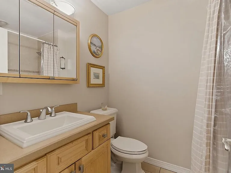 2348 Huckleberry Rd — Photo 17