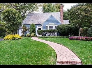 17 Alden Ln, Port Washington, NY 11050