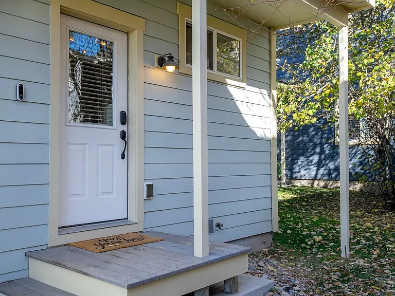 399 Forest View Dr — Photo 2