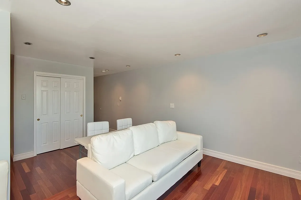 Studio, 350 sqft, $1,500 — Photo 3