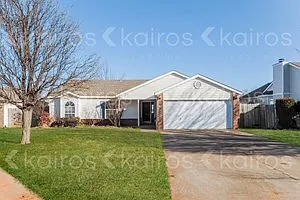1005 Pinecrest St — Photo 1