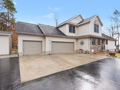 10085 Holly Ln, Stanwood, MI, 49346