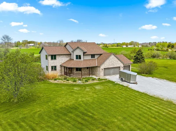 N2729 Lakeshore Rd, Kewaunee, WI 54216