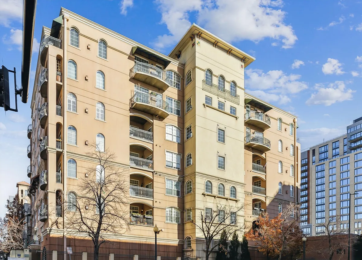 Building Photo - 1100 Cherokee St #401