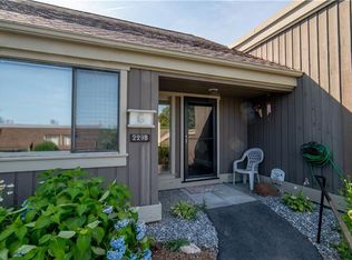 229 Heritage Vlg #B, Southbury, CT 06488