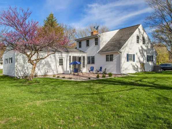 816 Wooded Ln, Marshall, MI 49068