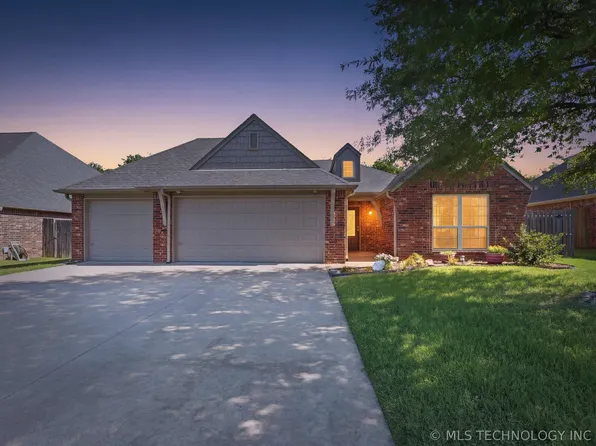 6913 N 128th Ct, Owasso, OK 74055
