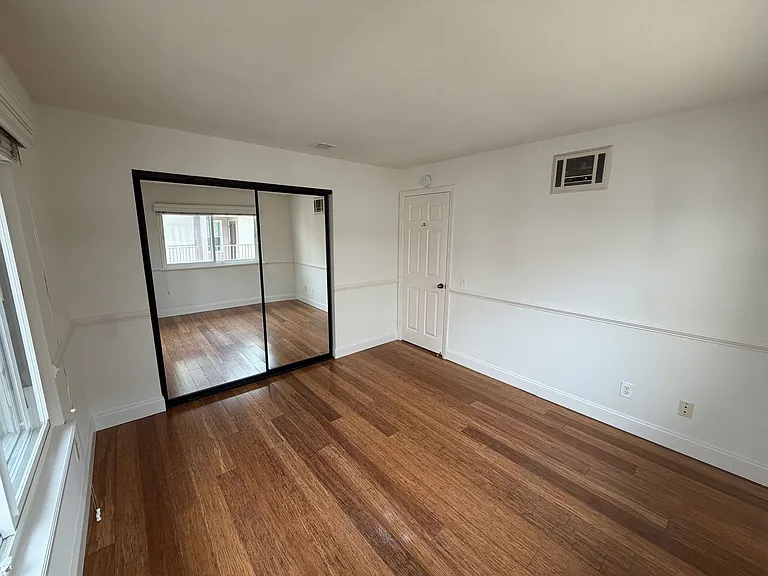 2828 Famosa Blvd #209 — Photo 8