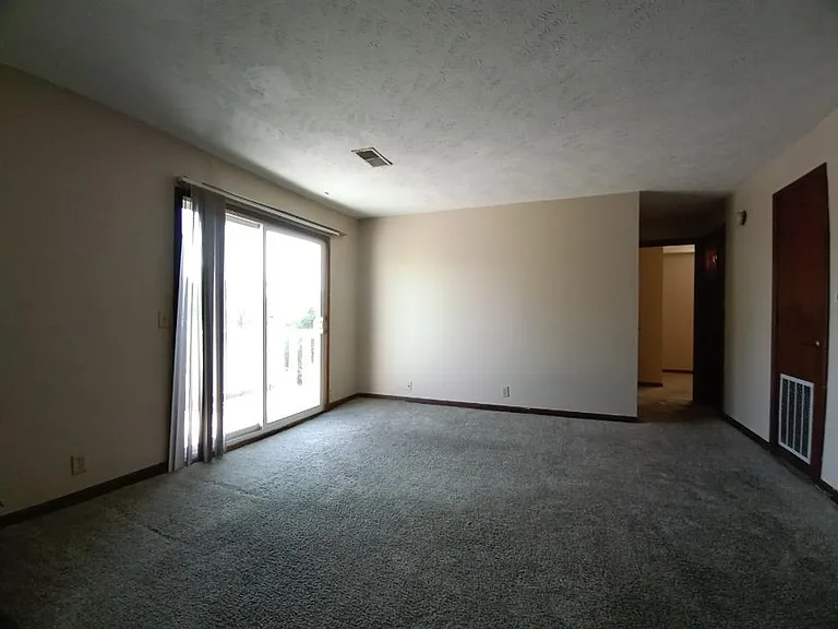 831 & 837 E Wayne Ave — Photo 18