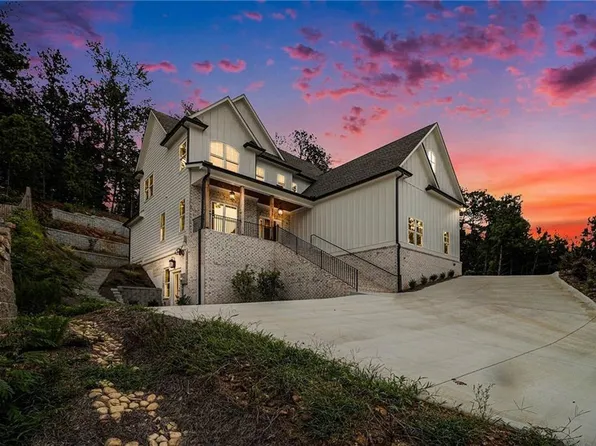52 Lake Overlook Dr, White, GA 30184