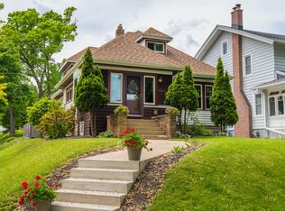 2247 N 73rd St, Wauwatosa, WI 53213