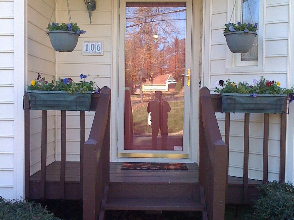 1st image of 106 E Glendale Ave