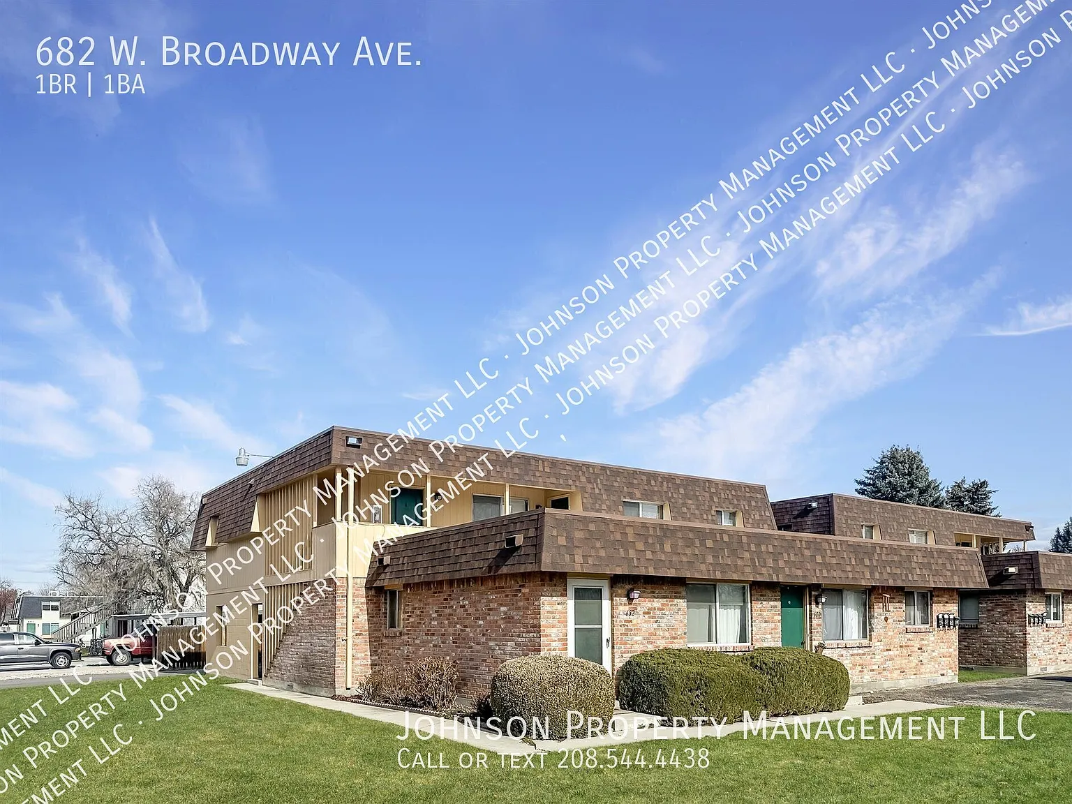 Central Meridian Affordable Ground level unit with W/D Hookups! — Photo 1