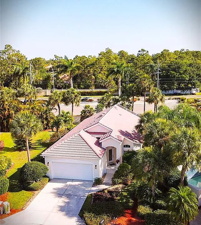 102 Palm Frond Ct
