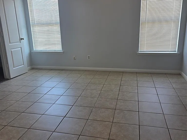 311 Burris Park Dr — Photo 6