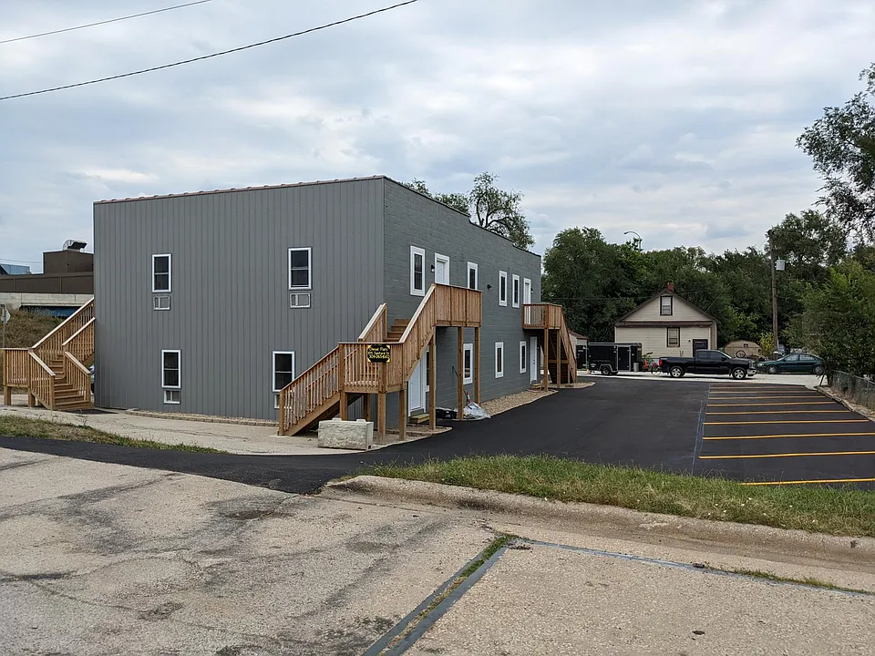 105 Sanford St #4