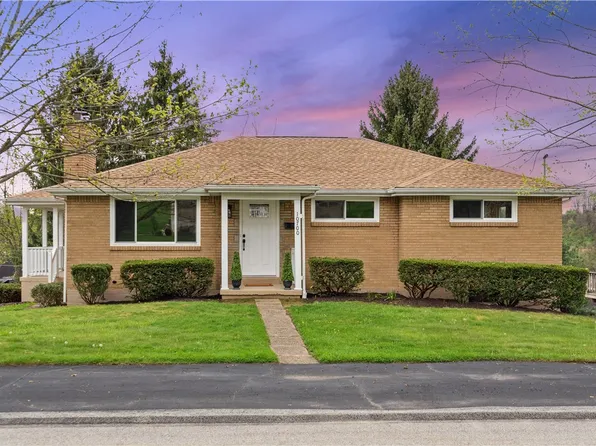 10700 Airview Dr, Irwin, PA 15642