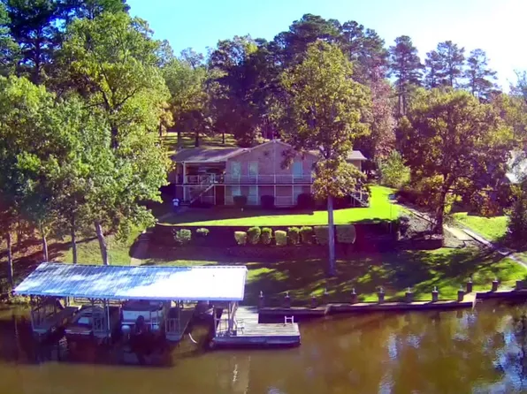 3073 E Lake Dr, Gladewater, TX 75647