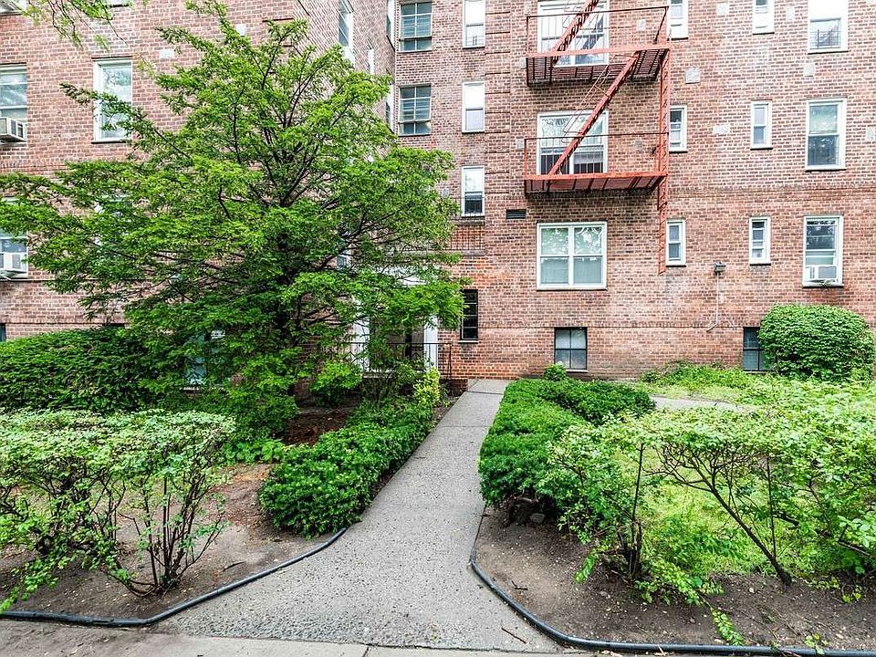 1st image of 3925 51st St APT 2D
