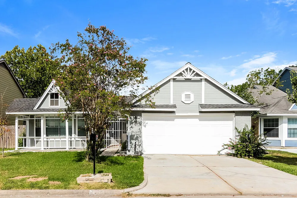 3 bed, 2.0 bath, 1867 sqft, $2,410 — Photo 1