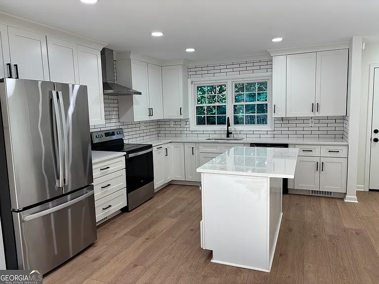 126 Azalea Dr — Photo 4