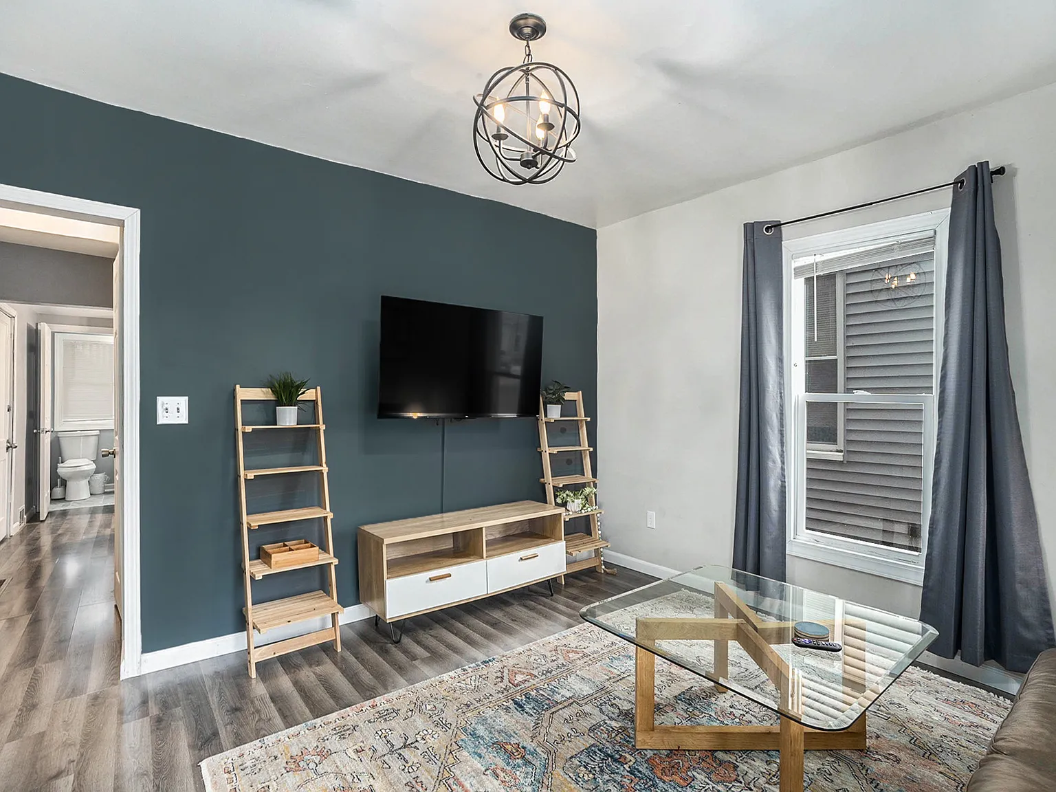1 bed, 440 sqft, $2,397 — Photo 3