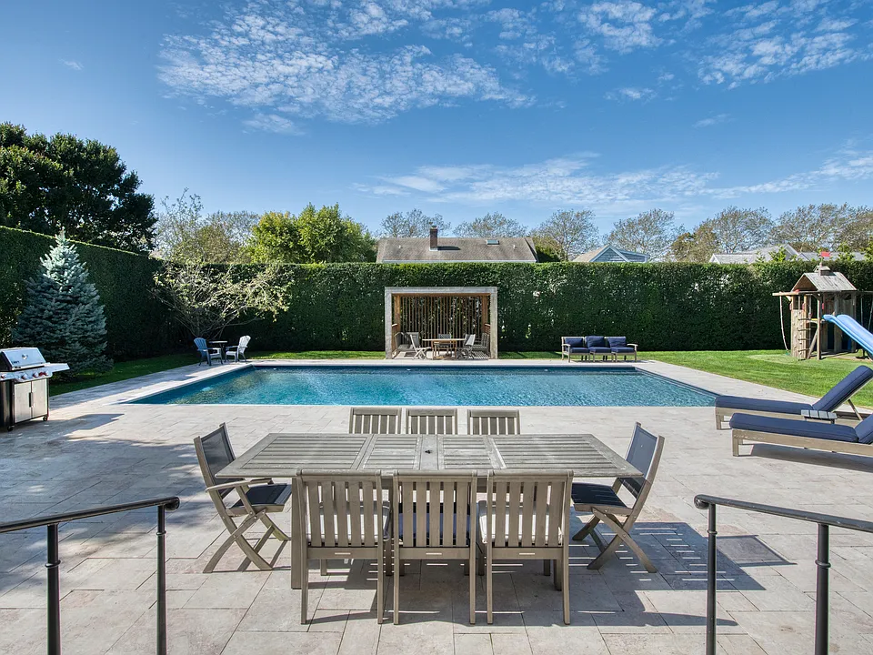 142 Coopers Farm Rd