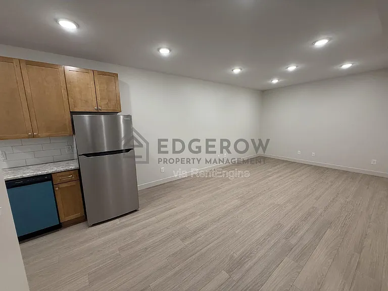 1014 Lafayette Ave SE #1 — Photo 3
