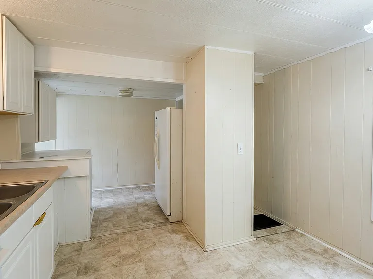 104 Castle Rock Rd — Photo 3