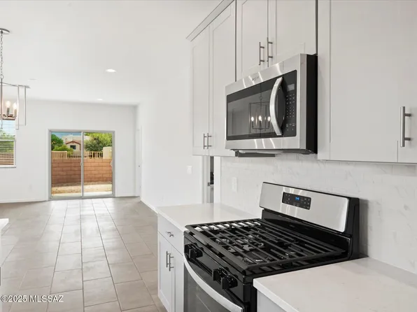 14 N Spring Flower Dr, Tucson, AZ 85748