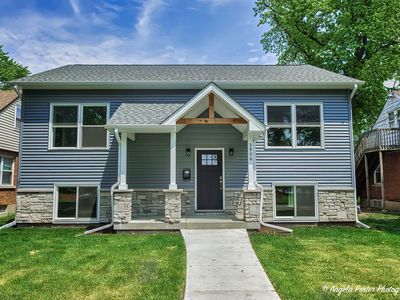 3906 W West Ave, McHenry, IL, 60050