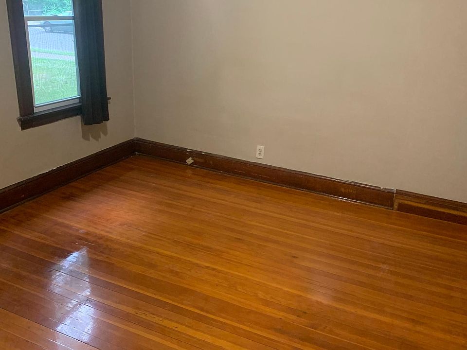 Bedroom #1