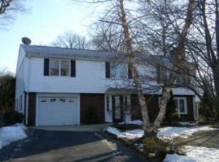 1 Diane Dr, Saugus, MA 01906