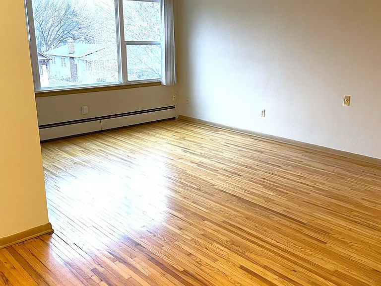 Snelling Avenue Apartments — Photo 1