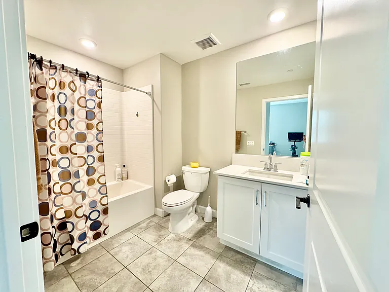 7911 Belluno Way — Photo 22