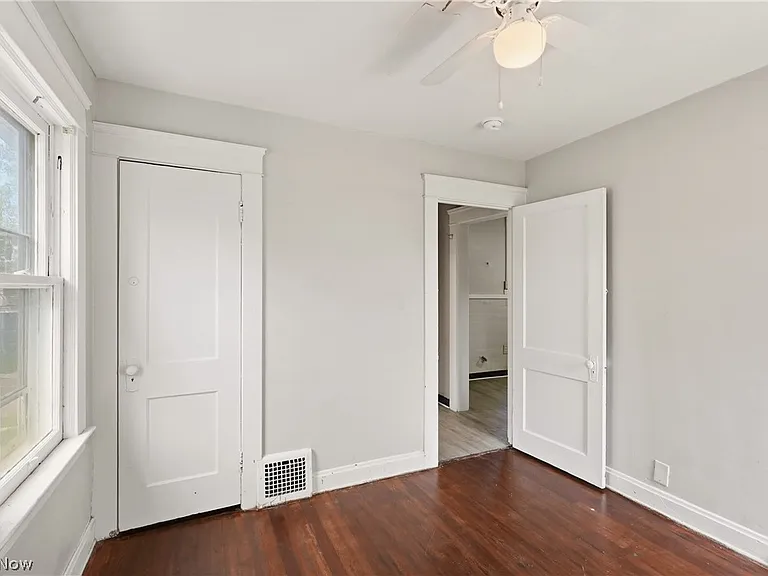 515 E 143rd St #UPSTAIRS — Photo 8