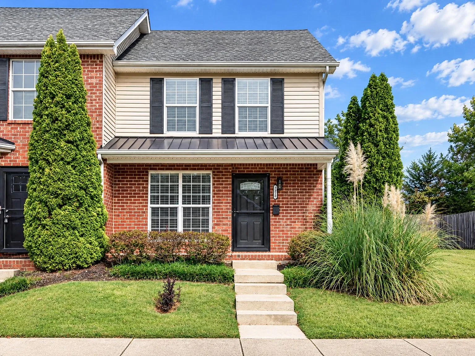 2 bed, 1.5 bath, 1077 sqft, $1,800 — Photo 1