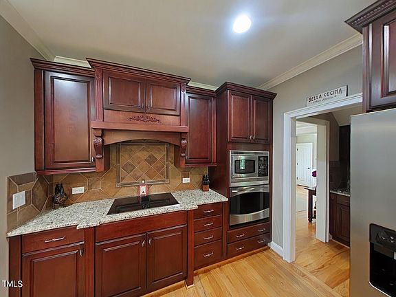 3rd image of 70 Chestertown Ct