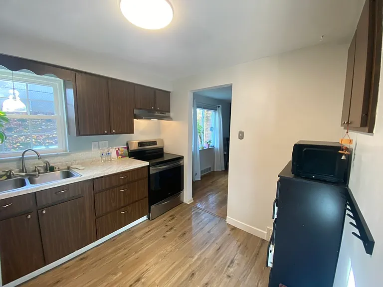 57 Seneca Dr — Photo 8