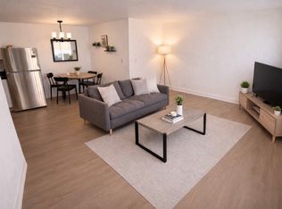 3065 S Commerce Rd APT 13, Walled Lake, MI 48390