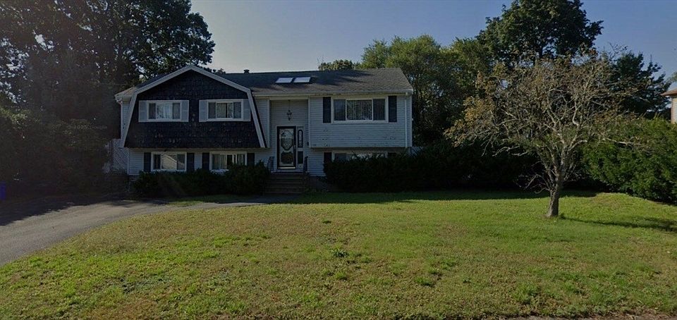 1st image of 130 Roberts Ave