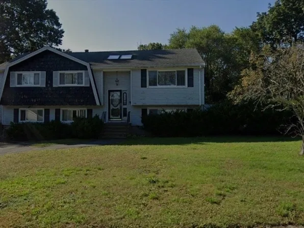 130 Roberts Ave, Holbrook, MA 02343