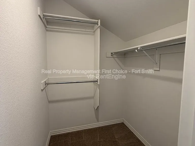 6605 Leightyn Ln — Photo 18